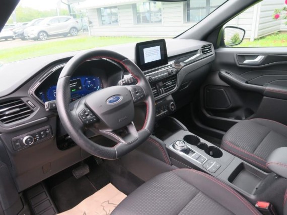 FORD Kuga auem_AE12568_05_hd.jpg