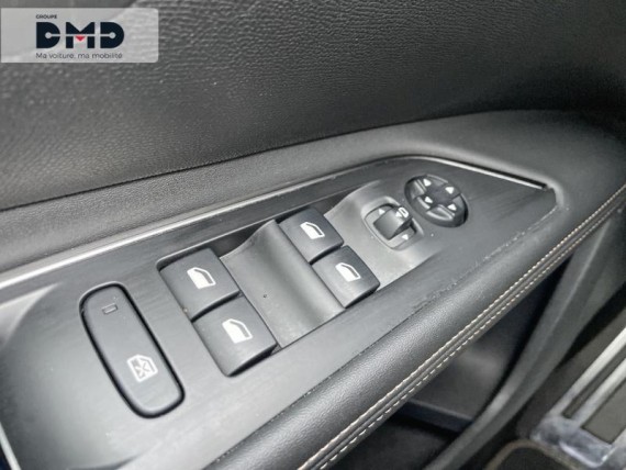 PEUGEOT 5008 auem_AE12656_19_hd.jpg