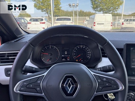 RENAULT Clio auem_AE12717_10_hd.jpg