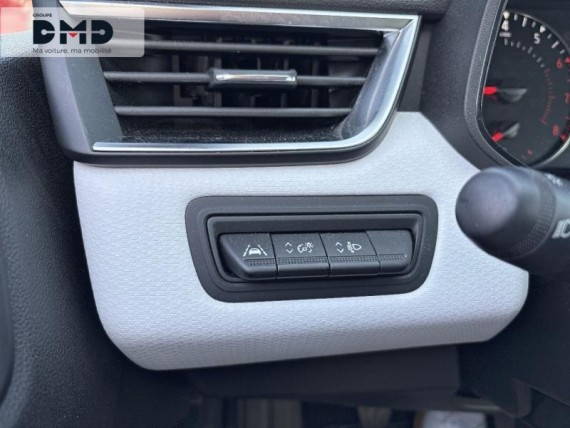 RENAULT Clio auem_AE12717_16_hd.jpg