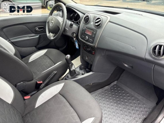 DACIA Sandero auem_AE12706_09_hd.jpg