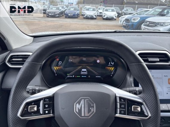 MG MOTOR ZS auem_AE12760_12_hd.jpg