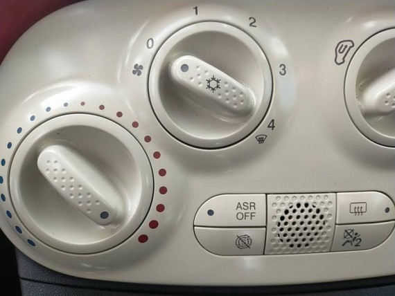 FIAT 500 auem_FR68190_14_hd.jpg