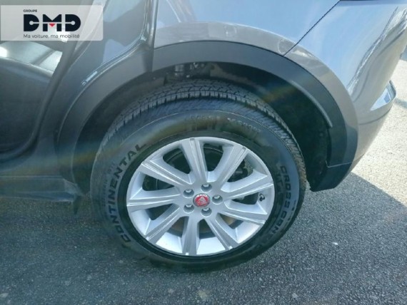 JAGUAR E-Pace auem_FR68270_13_hd.jpg