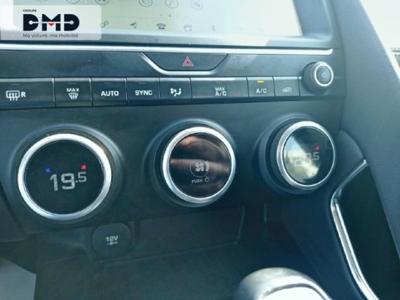 JAGUAR E-Pace auem_FR68270_20_hd.jpg