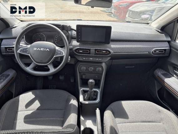 DACIA Sandero auem_AE12819_09_hd.jpg