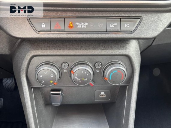 DACIA Sandero auem_AE12819_17_hd.jpg