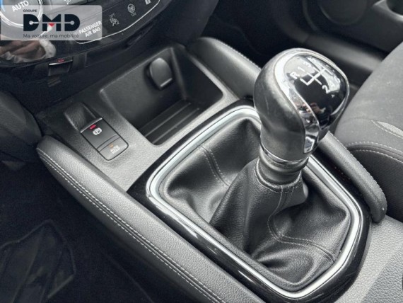 NISSAN Qashqai auem_AE12823_15_hd.jpg