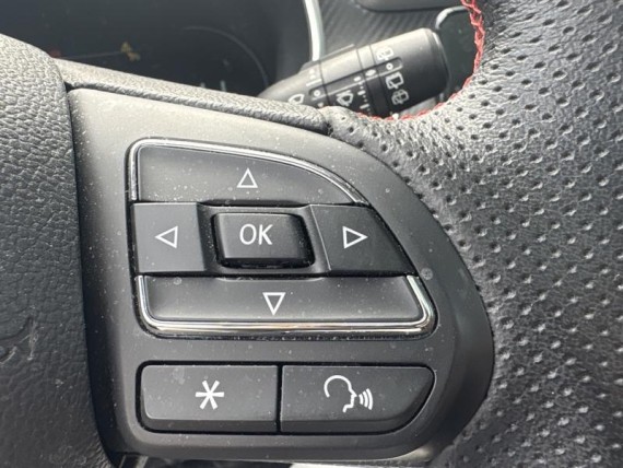 MG MOTOR ZS auem_FSB2202948_16_hd.jpg