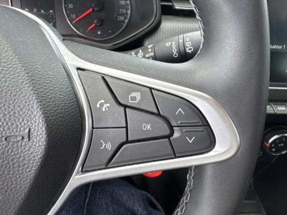 RENAULT Clio auem_FDI55002352_17_hd.jpg