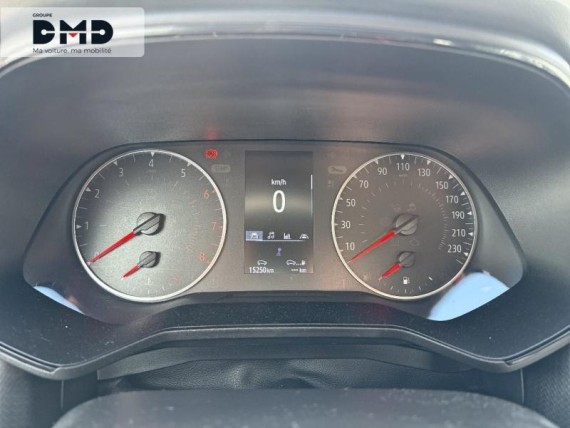 RENAULT Clio auem_AE12799_12_hd.jpg
