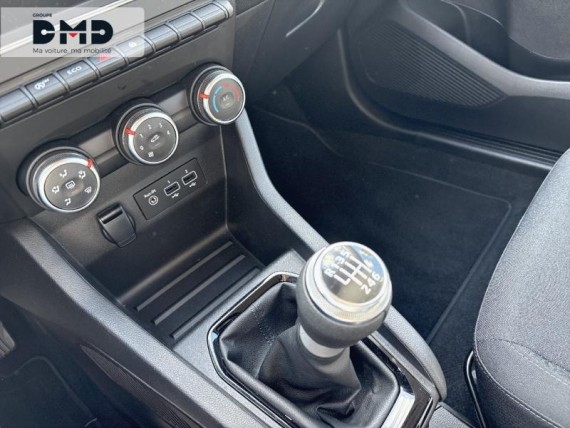 RENAULT Clio auem_AE12799_14_hd.jpg