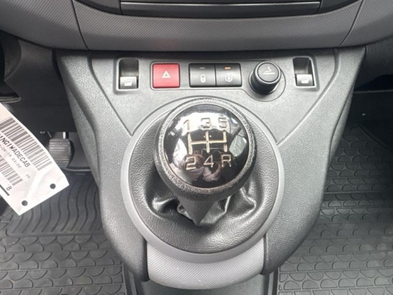PEUGEOT Partner auem_FDI55002355_09_hd.jpg