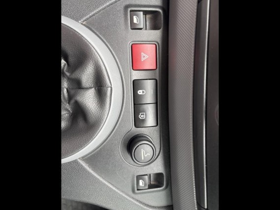 PEUGEOT Partner auem_FDI55002355_18_hd.jpg