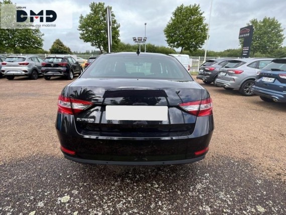 SKODA Superb auem_ST43238631_11_hd.jpg